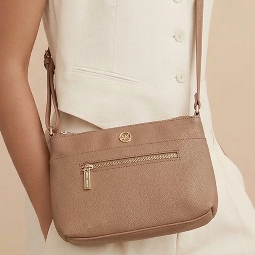 Anne‎ Klein Tan Pebble Crossbody Bag Gold Tone Hardware Adjustable Strap